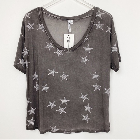 Distressed Star Print V Neck Tee Nwt 